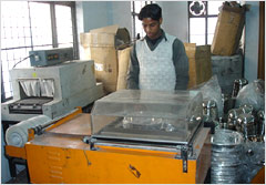 Shrink wrap machine